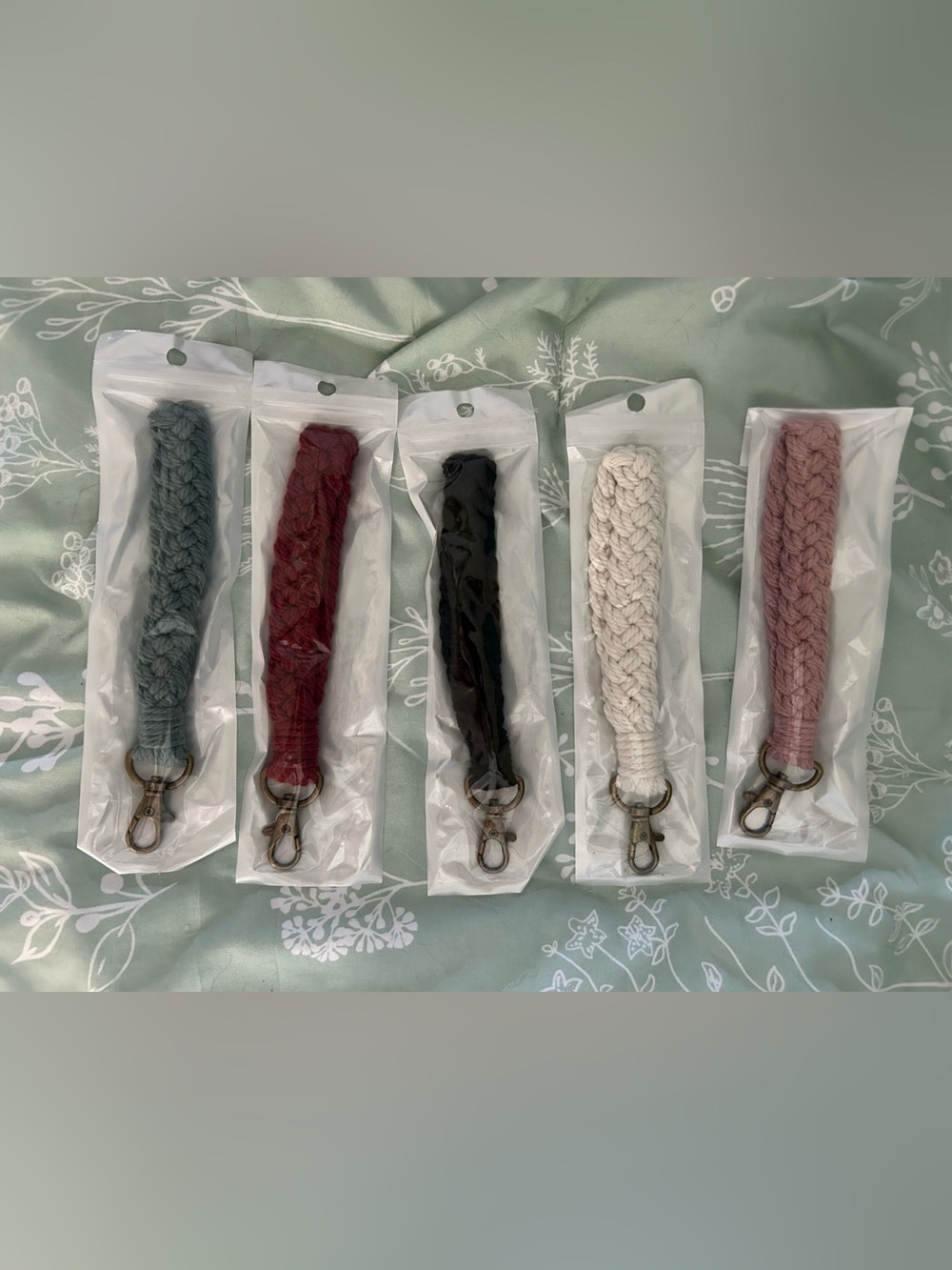 Phone/wristlet straps